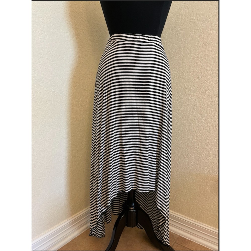 Cha Cha Vente Black and White Stripes, Hi-Lo Skirt Sz L